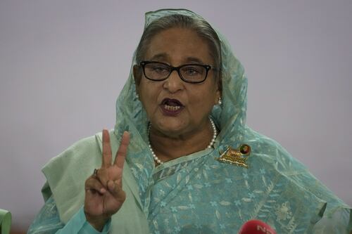 Bangladesh, almeno 300 morti nelle proteste antigovernative. La premier si dimette e fugge