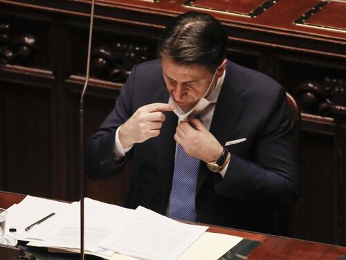 Conte ora si appella ai "volenterosi". Il centrodestra esplode: dimettiti!