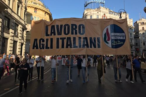 "Stop invasione" e "No ius soli": i sovranisti sfilano a Roma