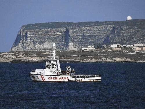 Open Arms, la rotta verso la costa libica, la soffiata e la virata che incastrano l'Ong