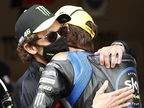Ecco lo Sky Racing Team VR46 col fratello di Valentino Rossi
