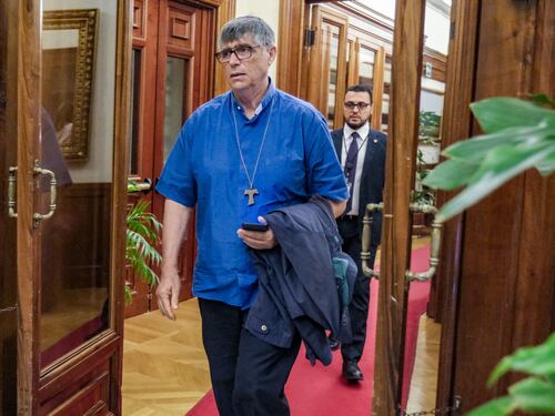 Don Patriciello ha paura: “Da De Luca parole fuori luogo, alimentano i bulli. Ora sono spaventato”