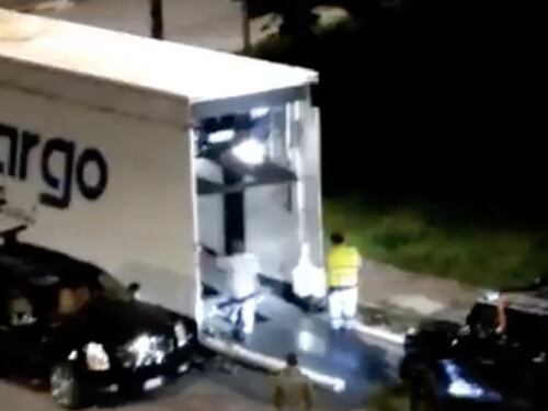 Caos stipendi, Cristiano Ronaldo trasferisce le supercar. Il video che manda nel panico i tifosi bianconeri