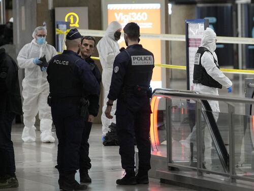 Parigi, l'assalitore della Gare de Lyon era sbarcato a Pozzallo nel 2016