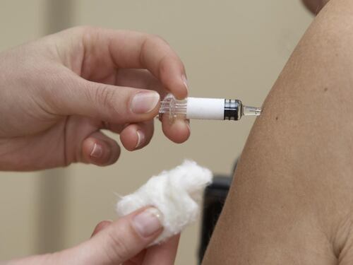 Salvini: via l'obbligo di vaccinazione. Polemica con FI e la Lorenzin