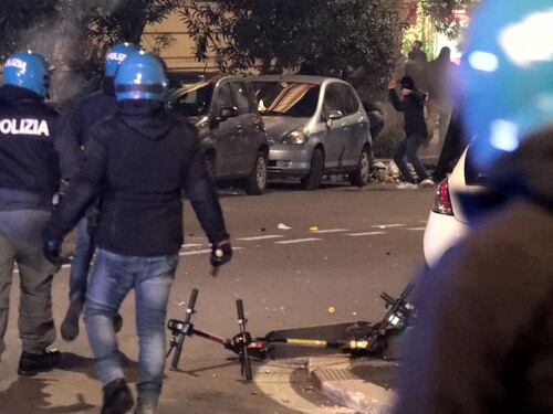 L'appello drammatico del sindacato di polizia: "Ci massacrano, i facinorosi vanno puniti severamente"