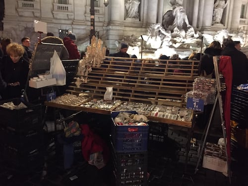 L'urlo delle mogli degli urtisti: cacciati, come le leggi razziali