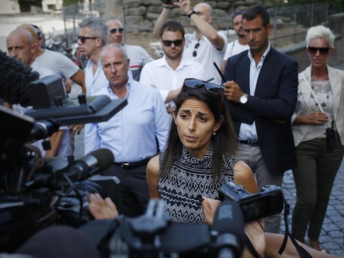 Emergenza casa e migranti, appello dei Movimenti a Minniti: "Aiutaci tu, la Raggi è incompetente"