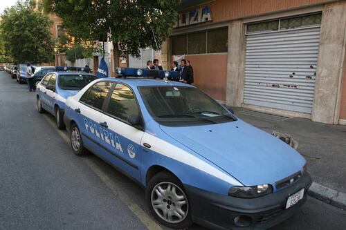 Bologna, accoltella l'ex moglie davanti ai figli. Arrestato un marocchino