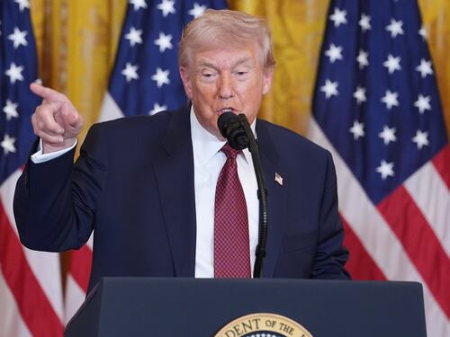Usa, Trump battuto alla Camera sui dazi al Canada: rivolta tra i Repubblicani