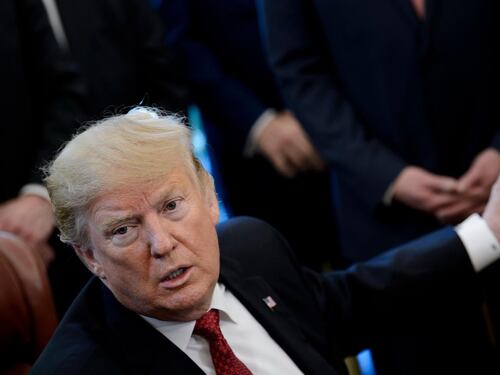 Nucleare, Trump sospende il trattato. Washington accusa Mosca: "Violato"