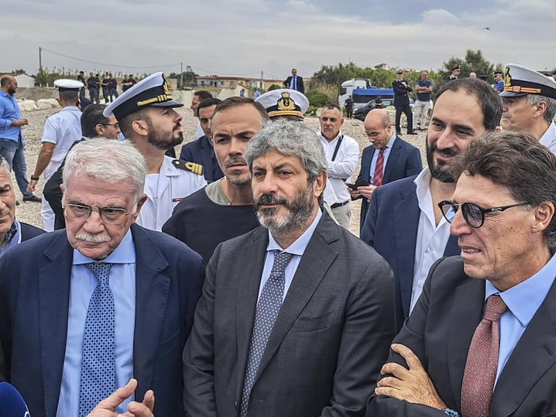 Mille euro al mese, l'ultima follia M5s è il reddito di “restanza”