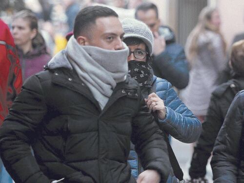 La mascherina fa paura, l'odissea sull'autobus per due asiatici sani