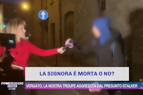 Pomeriggio 5, paura in diretta: giornalista aggredita dal presunto stalker