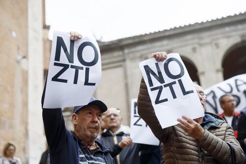 Roma, scatta la rivolta contro la ZTL Fascia Verde: ecco la protesta in Campidoglio
