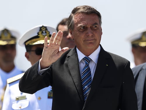Tajani: "Bolsonaro non ha chiesto la cittadinanza italiana". Ma sui figli è mistero
