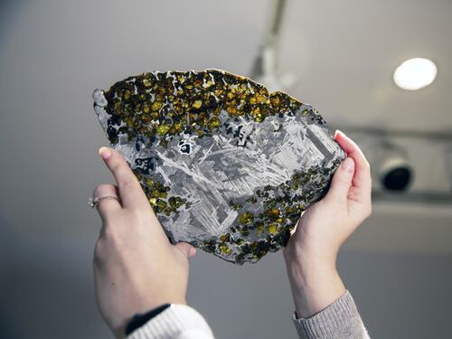 Meteorite caduto in Somalia: dentro elaliite ed elkinstantonite. I minerali mai visti