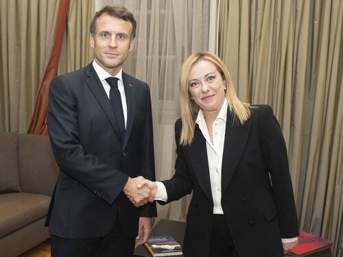 G7, vertice tra Meloni e Macron. Faccia a faccia su Emilia-Romagna e migranti