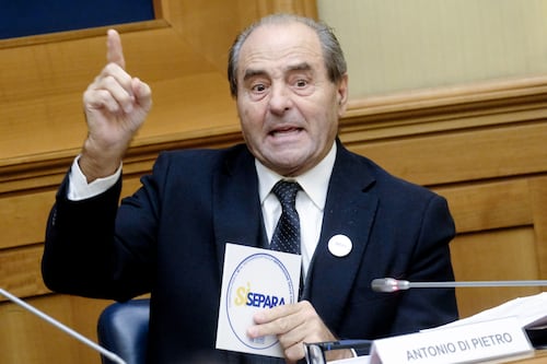 Referendum, Di Pietro: "Anm? Matrigna cattiva. Falsifica perché teme il sorteggio"