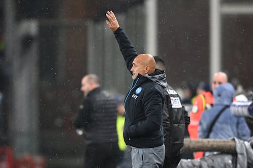 Napoli-Juve, Allegri scappa e Spalletti lo insegue per la stretta di mano: tra i mister finisce così