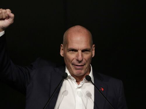 Anche Varoufakis bastona il Pd: "Meloni al governo per colpa della sinistra"