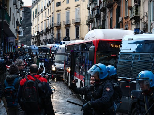 Scontri tra tifosi, massima allerta per il derby di Roma e la partita della Nazionale a Napoli