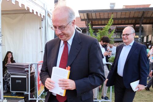 Veltroni per il suo libro “La scelta” diventa Wal-tour