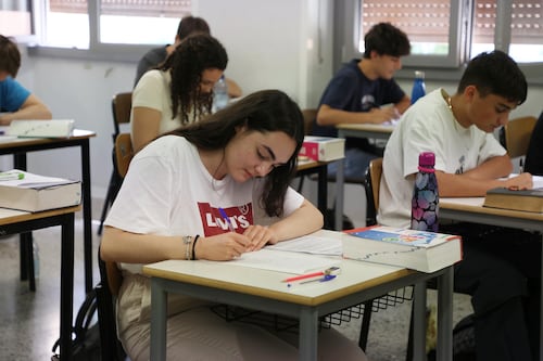 Maturità 2025, la prima prova degli esami: ecco le tracce dei temi