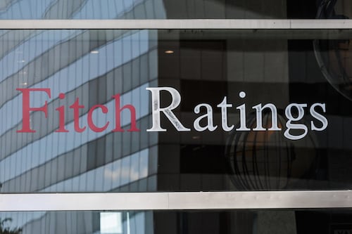 Fitch promuove l’Italia di Meloni: il rating sale a BBB+. La decisione gela la sinistra