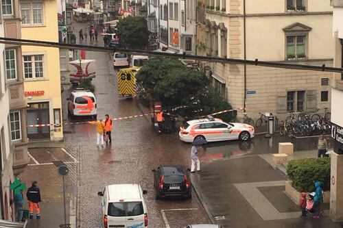Svizzera, armato di motosega aggredisce i passanti: 5 feriti a Schaffhausen