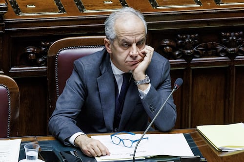 Naufragio Crotone, Piantedosi in Parlamento affronta l'opposizione