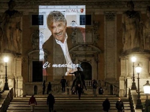 Proietti, caos al cimitero per la cremazione. Imbarazzo per Roma