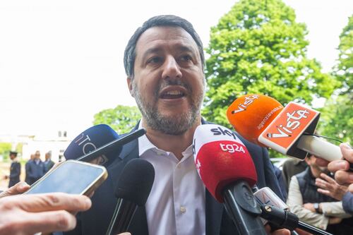 Poliziotto accoltellato da un marocchino, Salvini: "Rispedito al suo Paese"