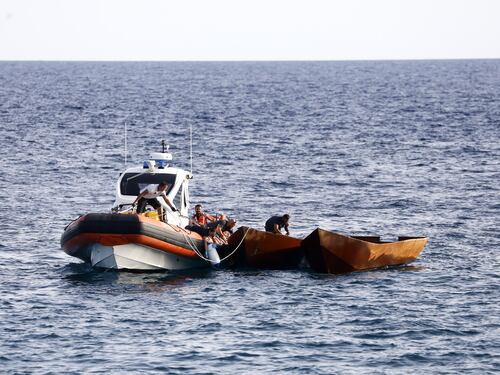 Migranti, Feltri al veleno con la sinistra: “Incoraggiano l’immigrazione incontrollata”