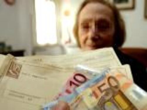 Ai furbetti delle pensioni i soldi dei parenti morti
