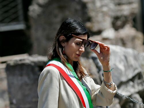 Altri guai: Raggi smentita sull’incarico a Lanzalone