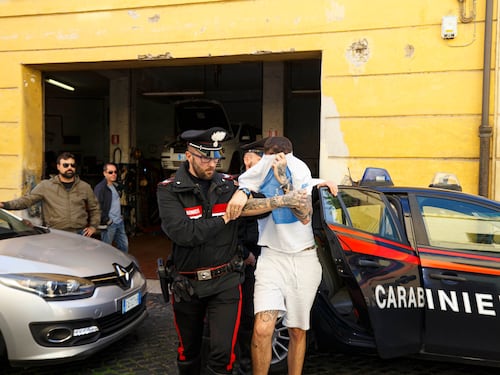 Luca e Anastasiya attirati in una trappola