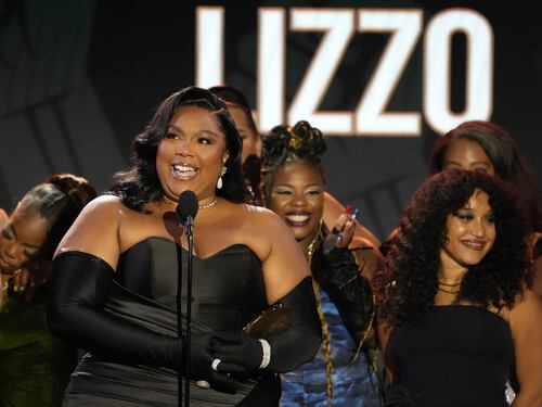 Musica, Lizzo dice basta: “Io smetto”. La valanga di prese in giro insopportabili
