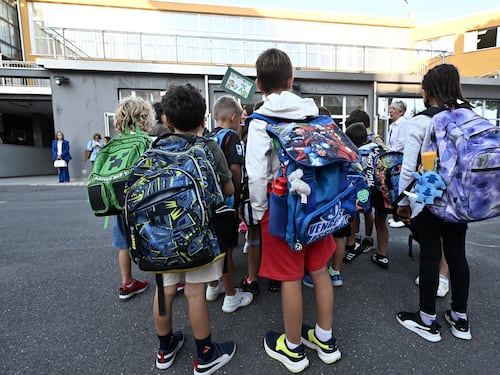 Scuola, la lettera di Valditara: “Rispetto e merito al centro. Buon anno a tutti”