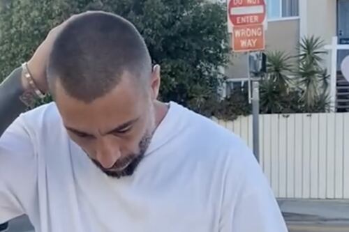 Vittorio Brumotti rapinato e picchiato: "Mi hanno messo la pistola in bocca" terrore a Los Angeles