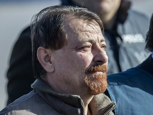 Cesare Battisti continua a piangere. Adesso il terrorista denuncia lo Stato
