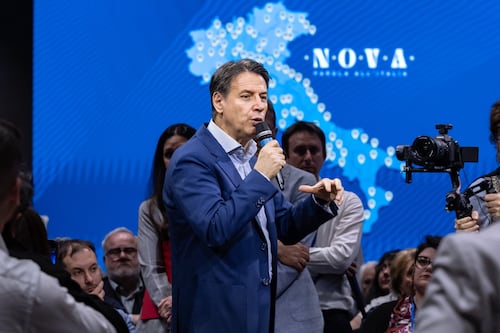 ProPal e filorussi: la super "Nova" di Conte passa da Albanese e Sachs