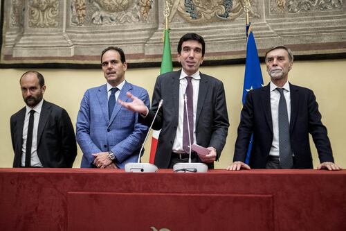 Fico incontra il Pd. Martina apre e il Pd si spacca