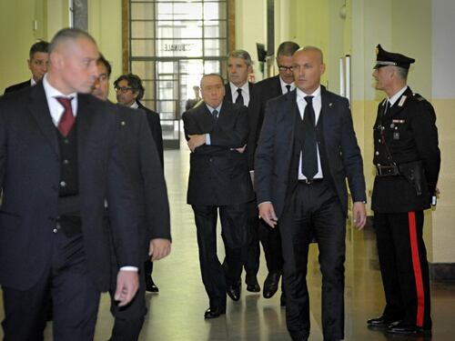 La requisitoria del pm su Berlusconi: "Ospitava schiave ma il sistema giudiziario ha fallito"