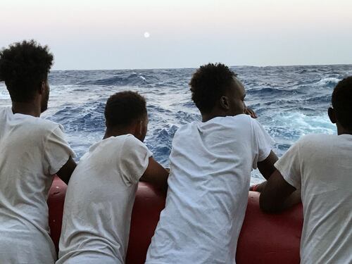 Open Arms, altro che minori. Salvini: "Dopo i malati immaginari..."