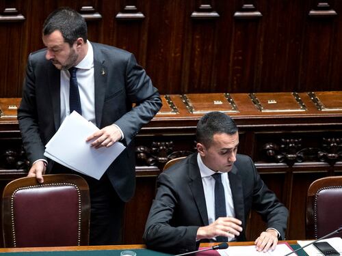 Lo spread apre sopra i 300 punti. Salvini: tiriamo dritto