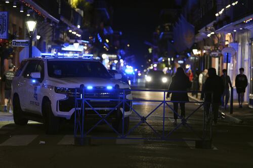 New Orleans, almeno 15 morti. L'Fbi: "Il killer aveva una bandiera dell'Isis"