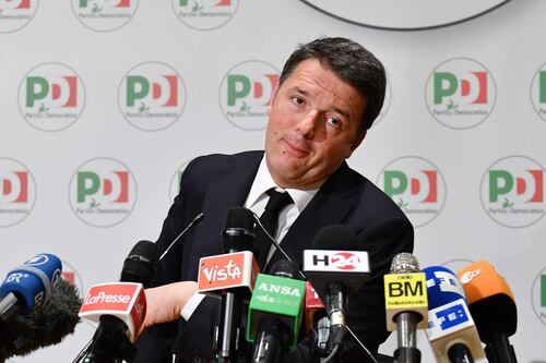 Nel Pd è già resa dei conti. Renzi: chi vuole governare col M5S lo dica. Emiliano: non ha più diritto di parlare