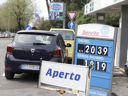 Decreto carburanti in CdM: stretta sulle speculazioni, bonus autotrasportatori e social card rafforzata