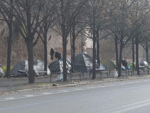 Roma, Stazione Termini sotto assedio: è il nuovo ghetto tra tendopoli, bivacchi e degrado